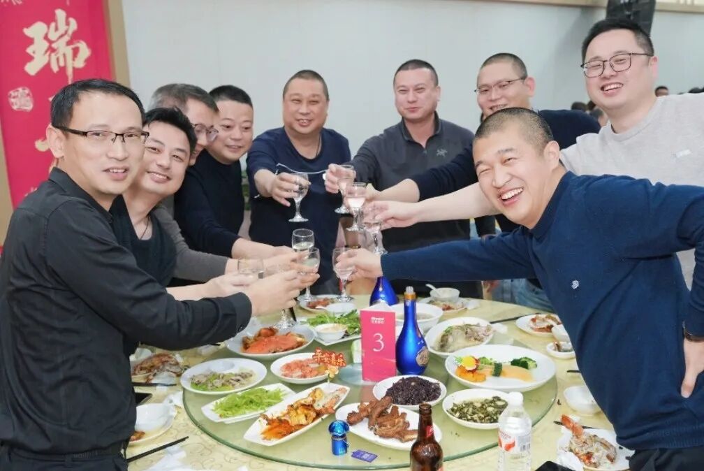 华体育会app