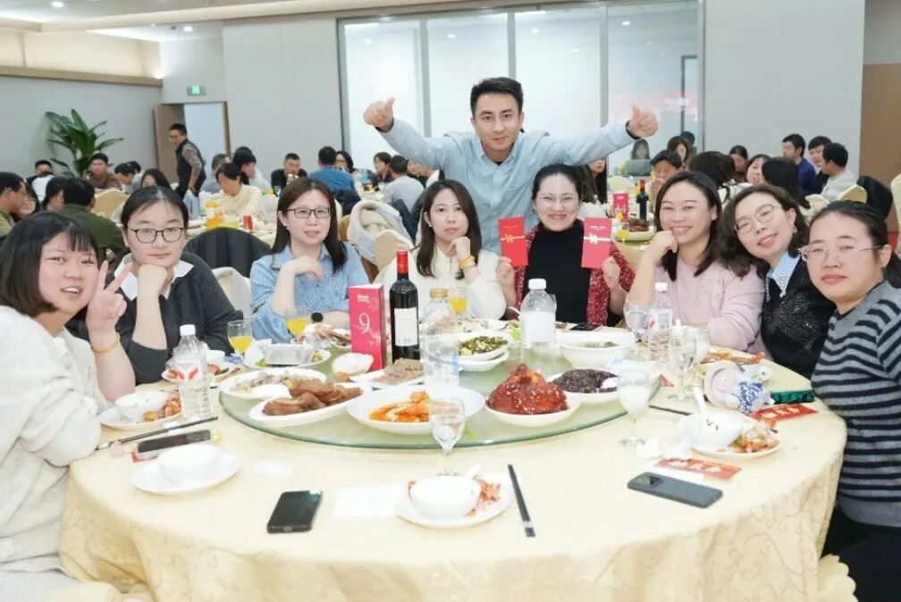 华体育会app