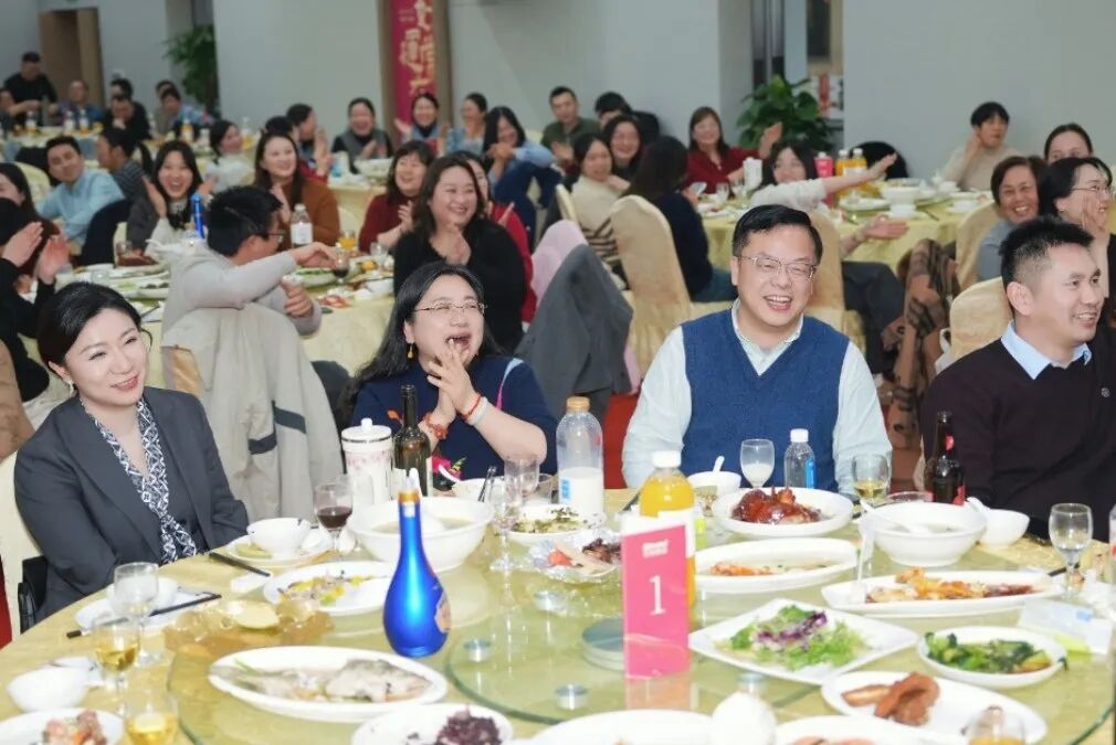 华体育会app